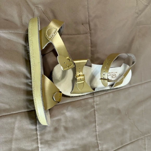 Girls SunSan Saltwater Surfer sandals EUC 13 Gold - Picture 2 of 5